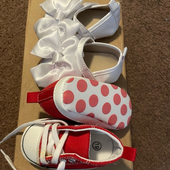 all size 3C shoes 10$ a pair size 6-12 month clothing - Picture 9 of 9